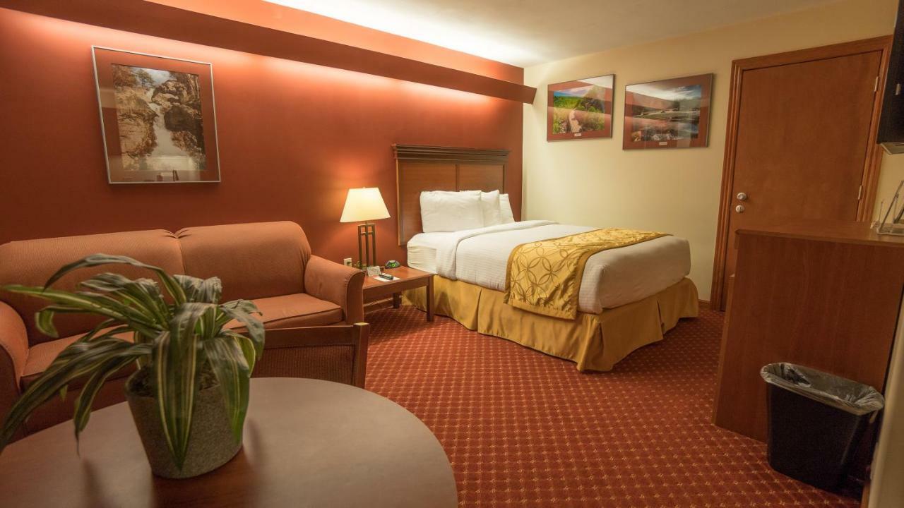 Shepherd Mountain Inn & Suites Pilot Knob Eksteriør bilde