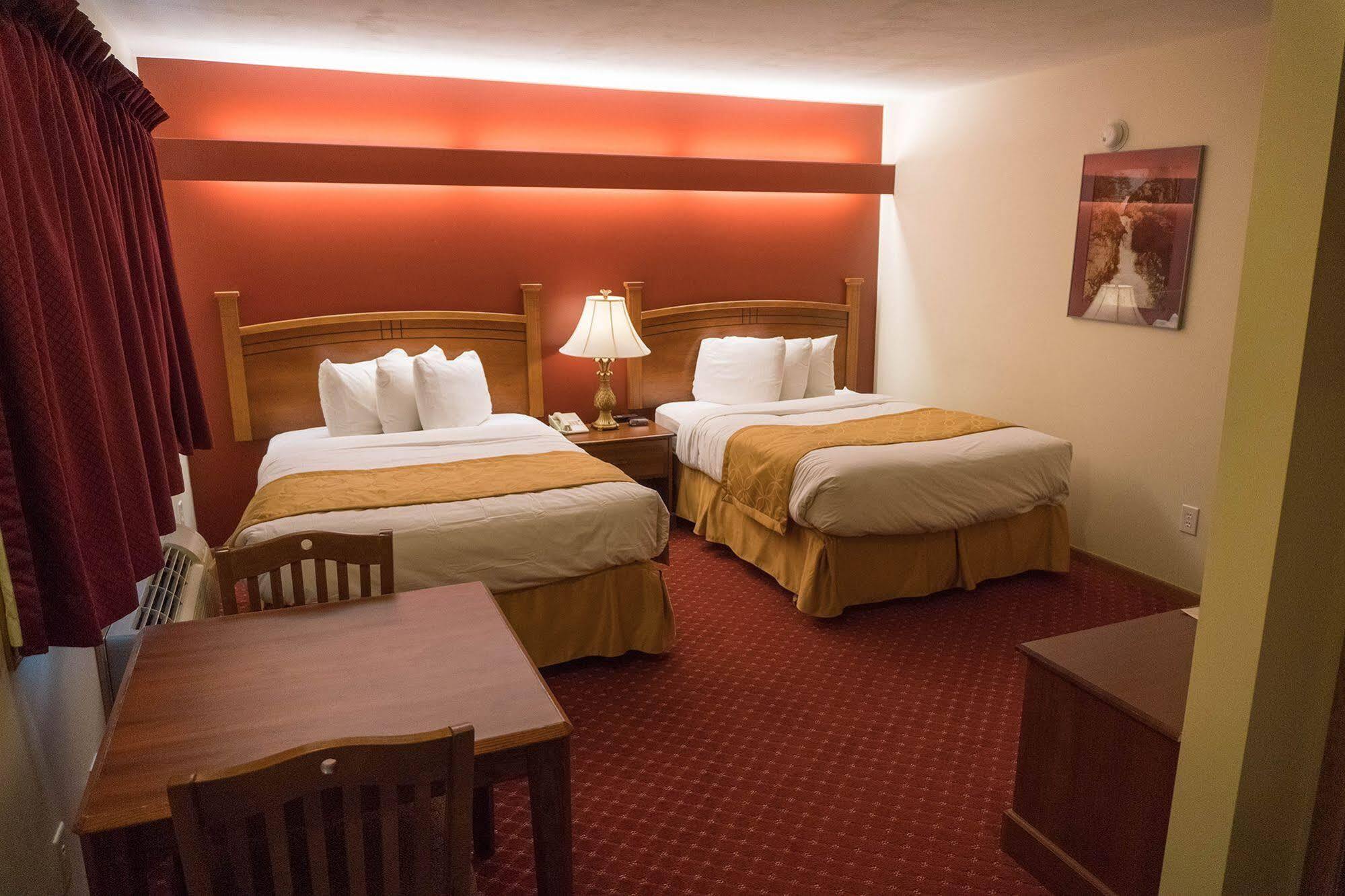 Shepherd Mountain Inn & Suites Pilot Knob Eksteriør bilde