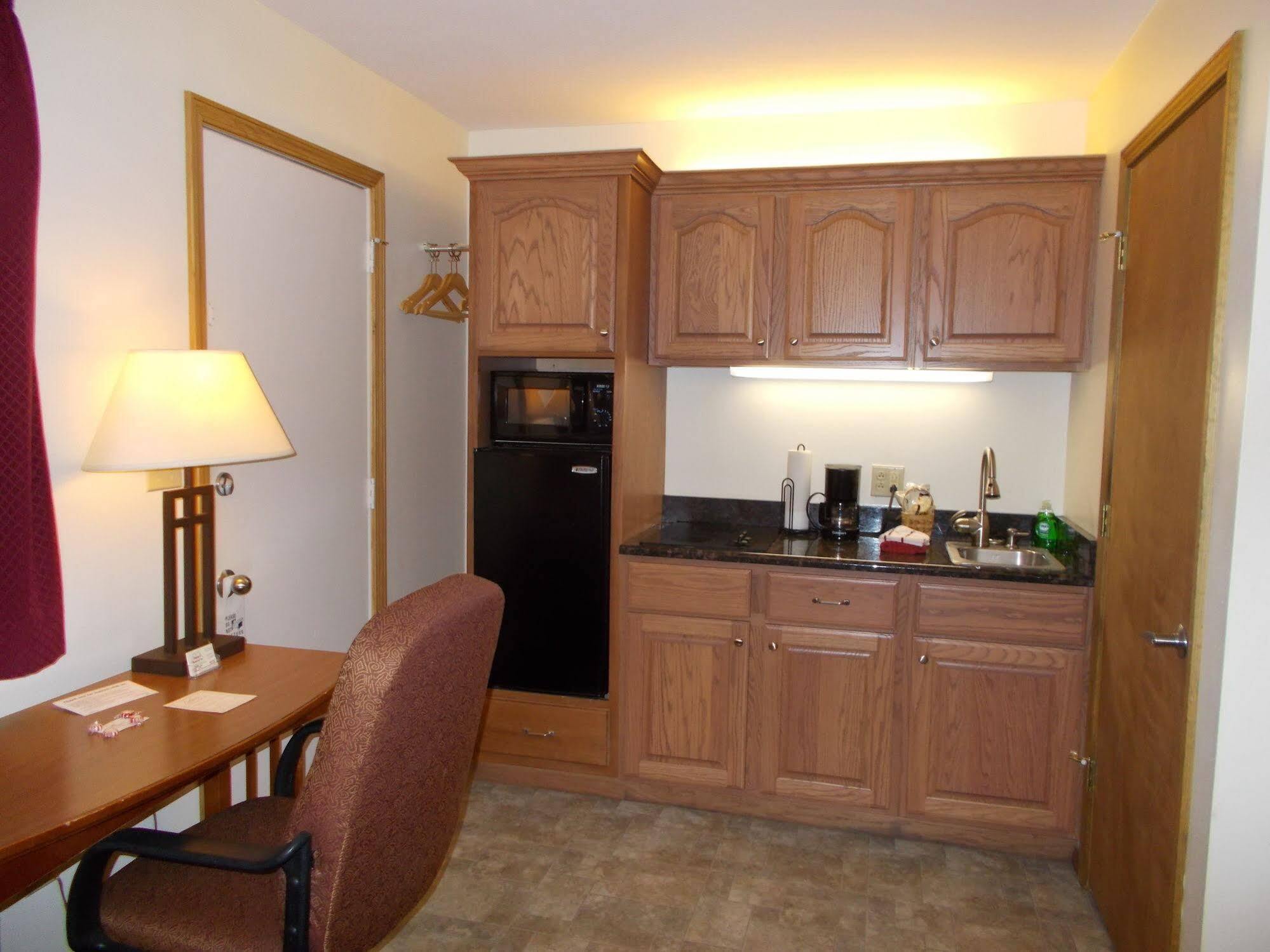 Shepherd Mountain Inn & Suites Pilot Knob Eksteriør bilde