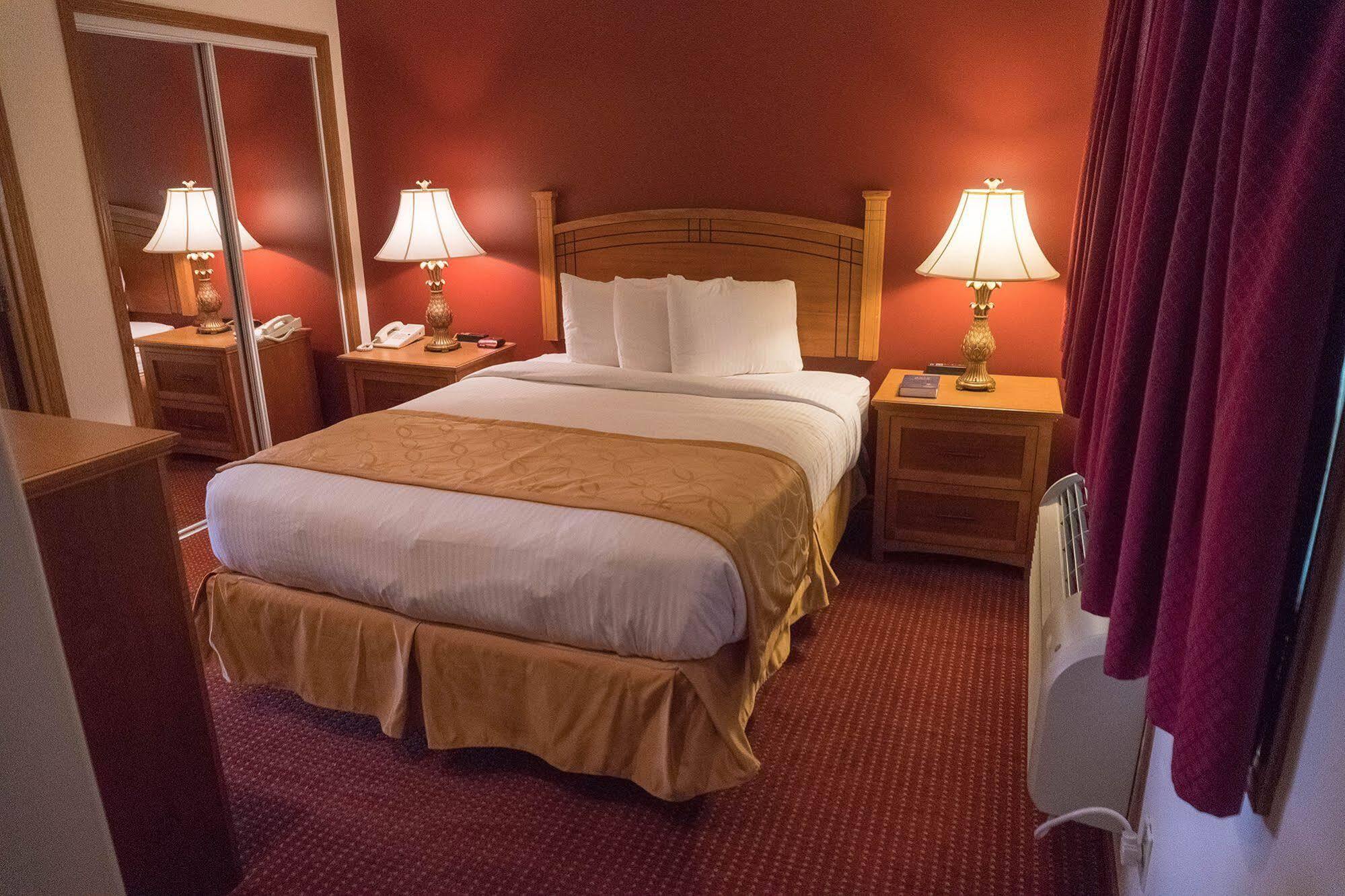 Shepherd Mountain Inn & Suites Pilot Knob Eksteriør bilde